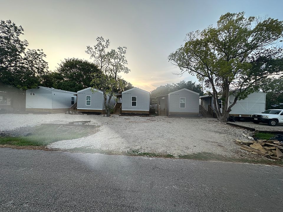 1st image of 804 Avenue E #4