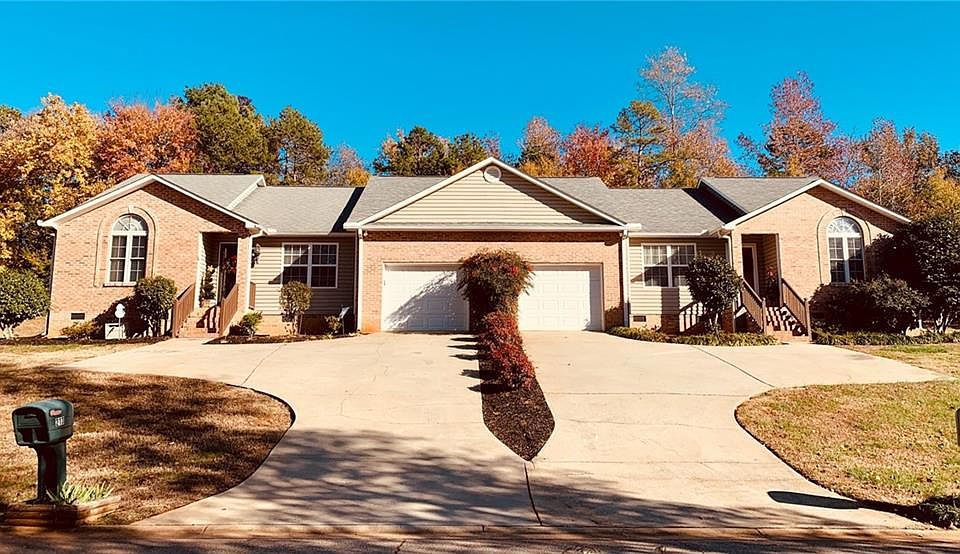 1st image of 213 & 215 River Oaks Cir