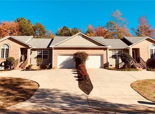 213 & 215 River Oaks Cir, Piedmont, SC 29673