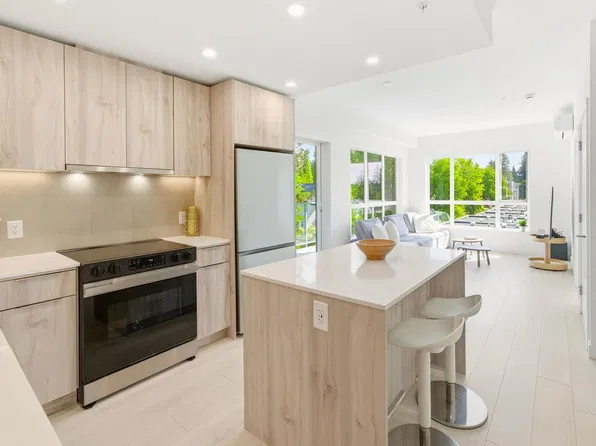 3596 Malsum Dr #513, Burrard Inlet 3, BC V7G 0B5