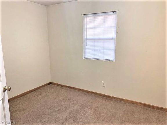5th image of 1824 Adams Ln #1
