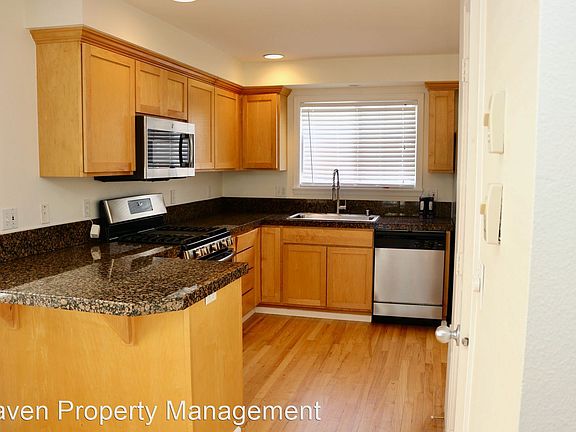 4th image of 12520 26th Ave NE Unit C