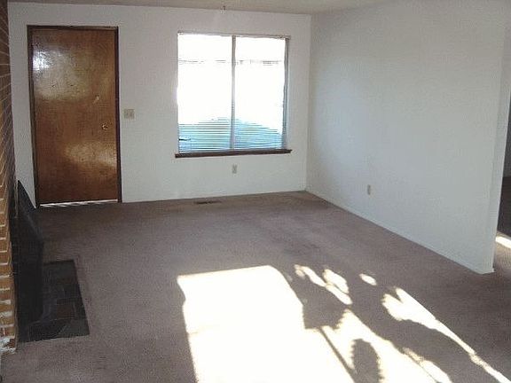 5th image of 803 9th St NW