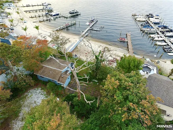94 Beach Court, Brick, NJ 08723