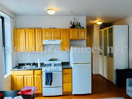 Rented by Signature Spaces NYC Corp | media 1