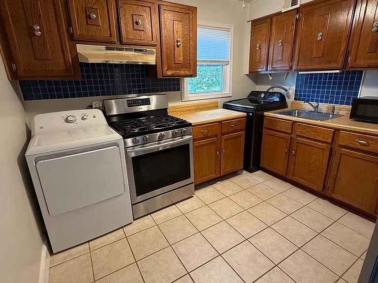 163 Scott Dr — Photo 9