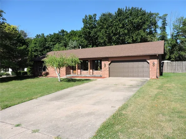 2592 Rue Bienville St, Danville, IL 61832