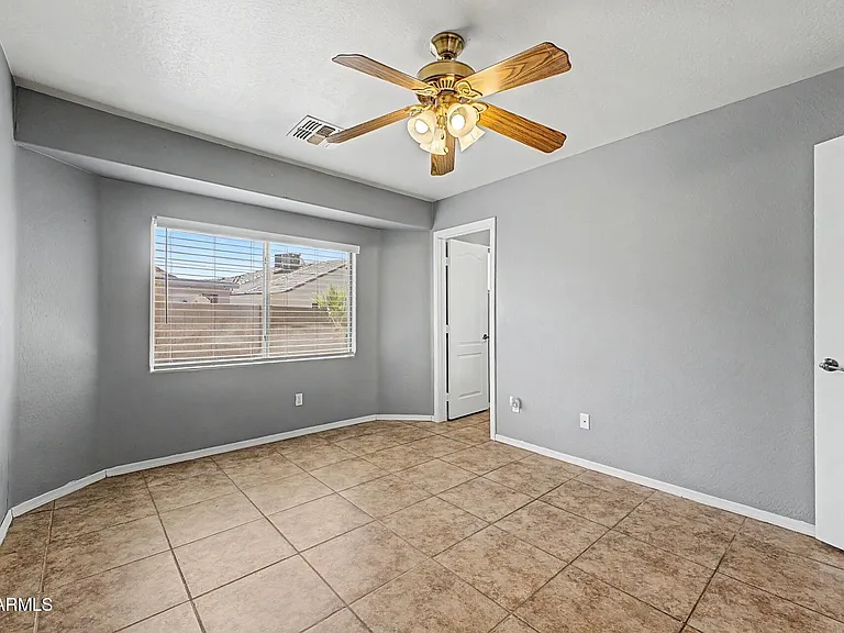 11207 W Hopi St — Photo 15