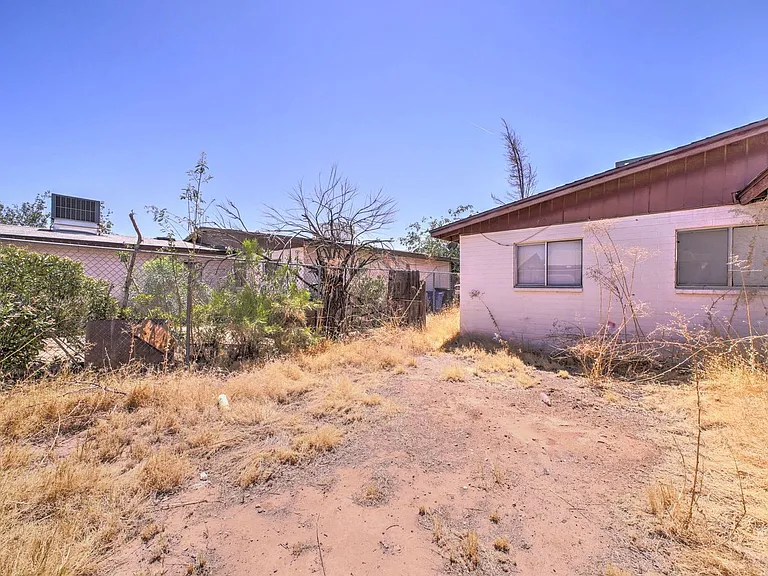 373 N Williams St — Photo 5