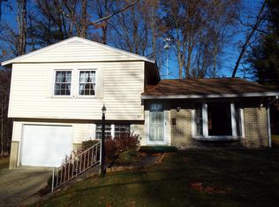 97 Applewood Valley Dr, Clarion, PA 16214