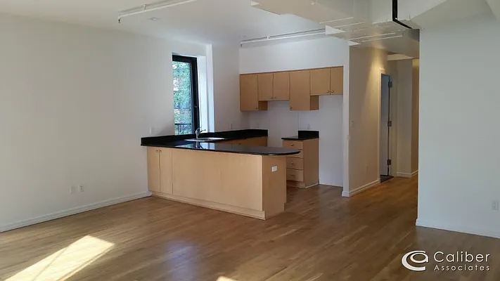 Rented by Bond New York | media 8