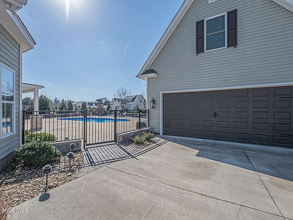 5th image of 3054 Fernleaf Drive