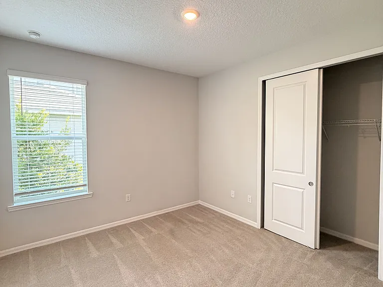 1352 Arklow Cir — Photo 17