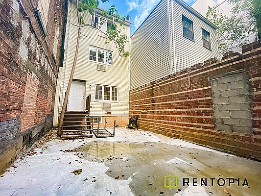 1st image of 226 Tompkins Ave #1
