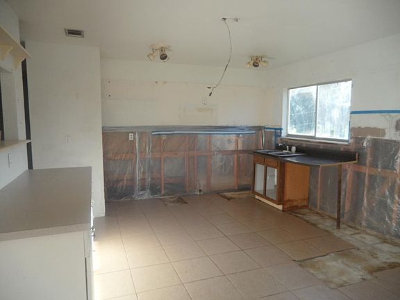2nd image of 2081 SE Hideaway Cir