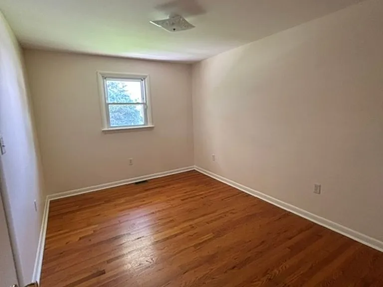 34 Locust Ln — Photo 12