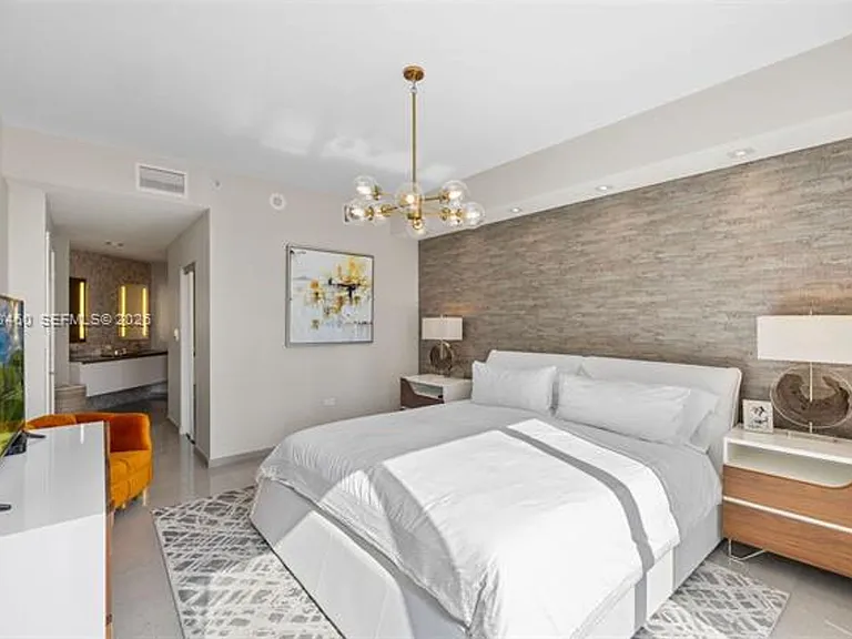 88 SW 7th St #1201 — Photo 30