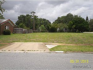 2nd image of 2900 Flora St