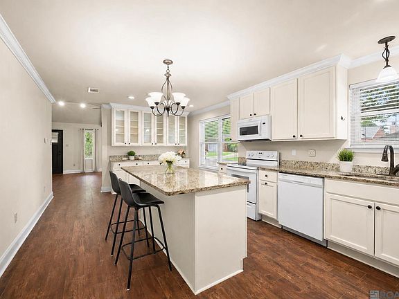 4th image of 2023 Birch Ridge Ave