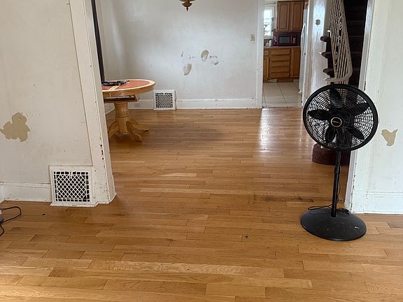 4th image of 44 Wesley St #44