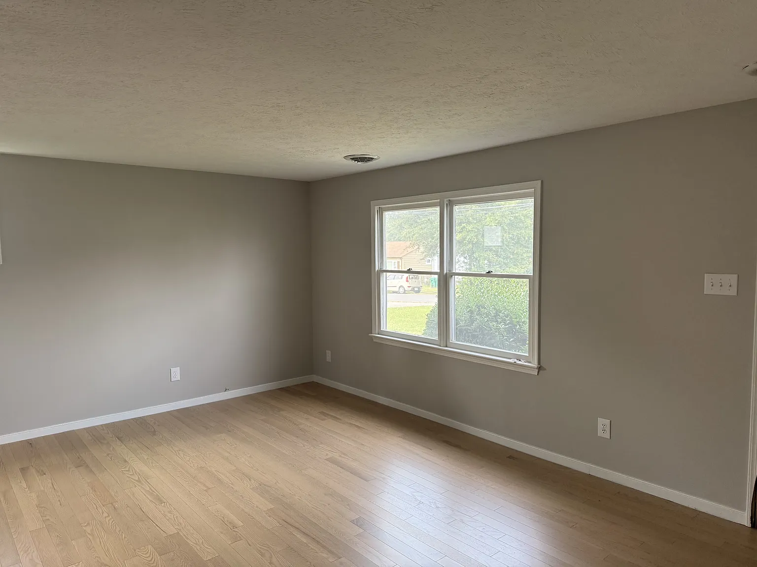 21 North Mapleleaf Avenue - 1 — Photo 2