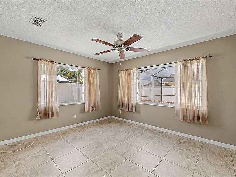 4212 Gray Squirrel Ln — Photo 11