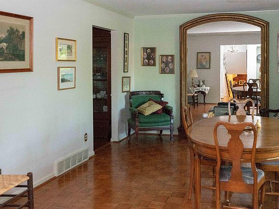 5th image of 1292 Maywood Park