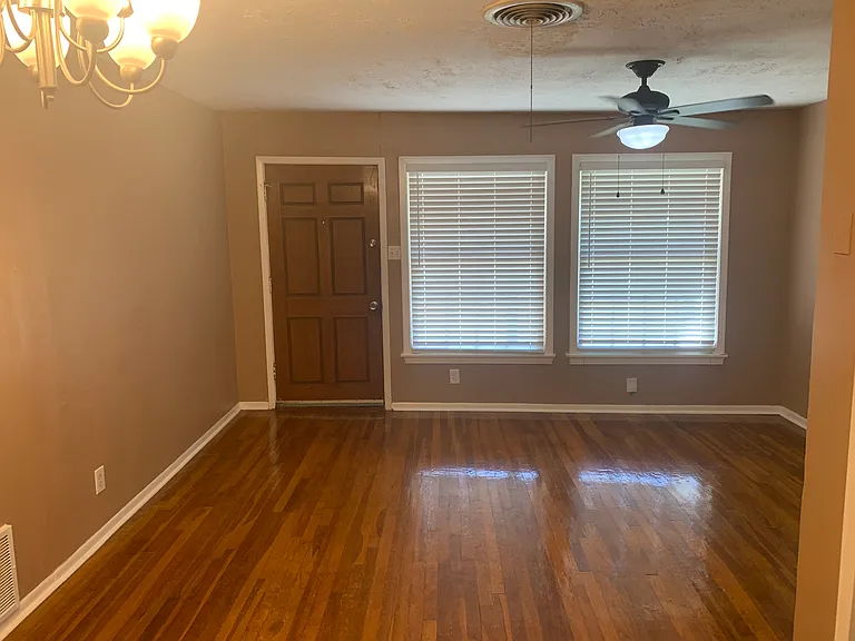 4404 Standish Rd — Photo 4