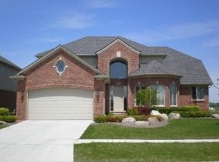 49213 Clinton Terrace Dr, Macomb, MI 48044