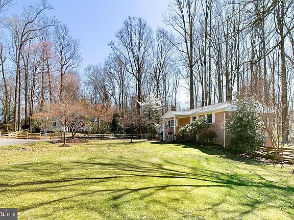 2nd image of 12415 Caisson Rd