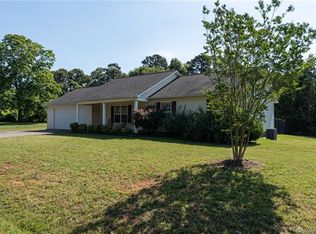 129 Whisper Pine Rd, Statesville, NC 28625