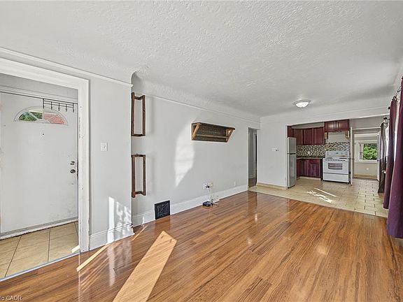 5th image of 270 Weir St N