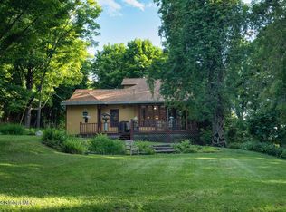 4 1st St, Castleton, NY 12033