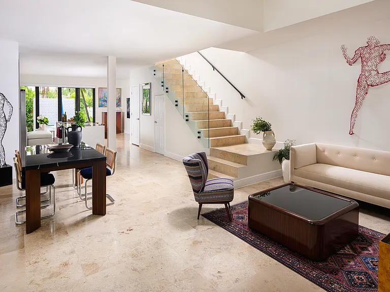 2766 SW 33rd Ave — Photo 8