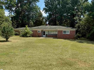 3329 Robin Hood Dr, Spartanburg, SC 29302
