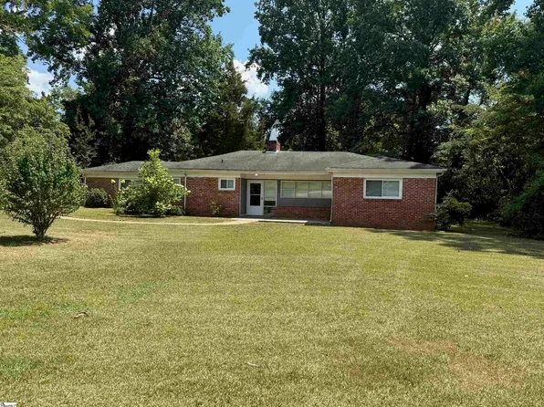 3329 Robin Hood Dr, Spartanburg, SC 29302