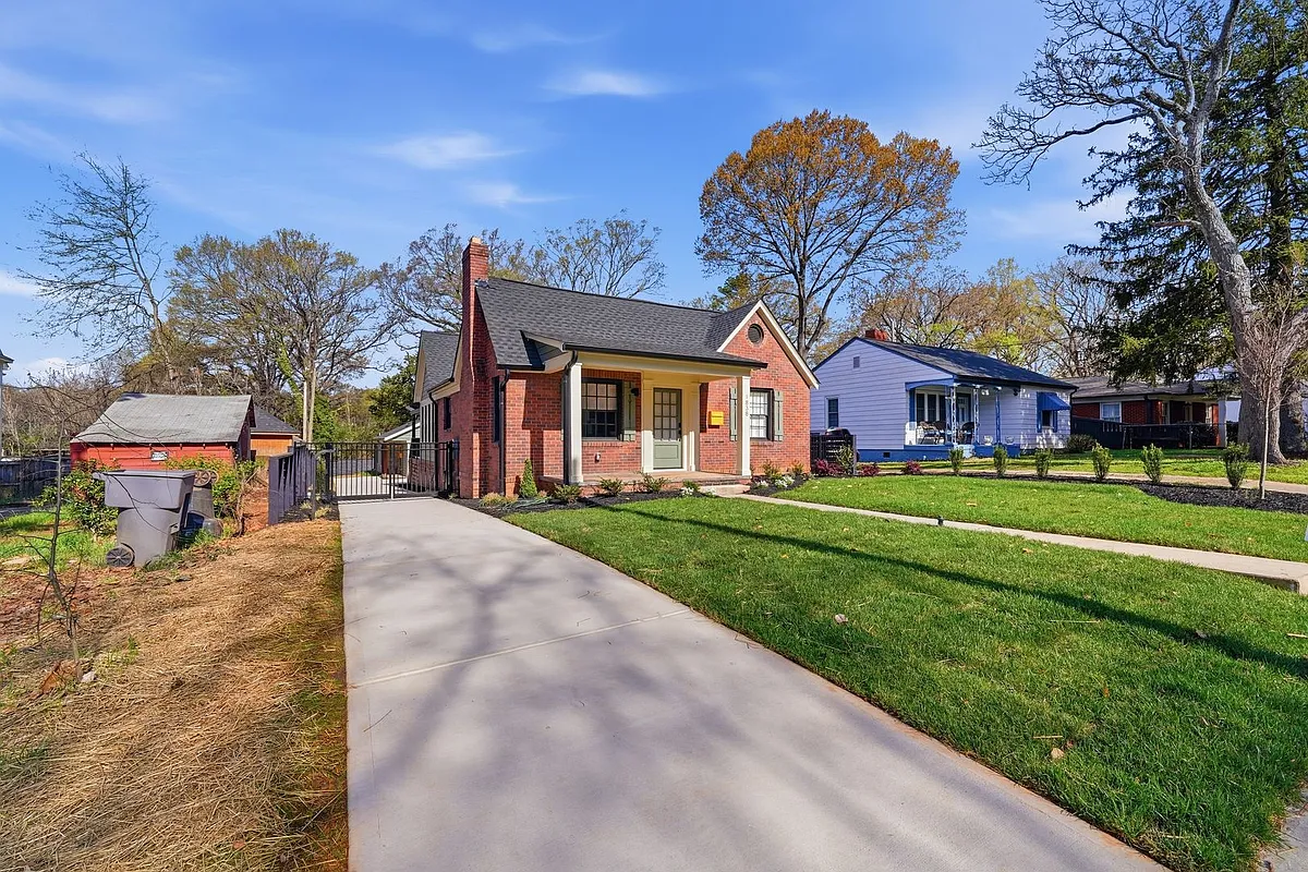 Building Photo - 1838 Merriman Ave