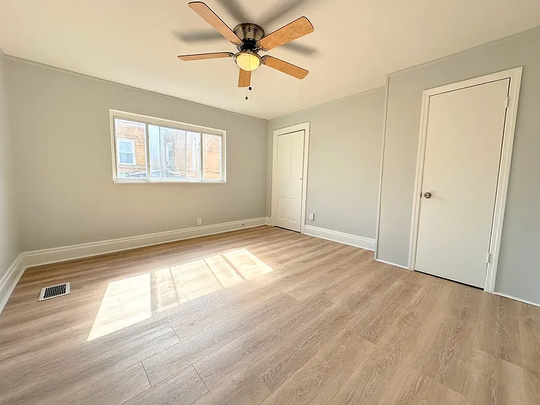 207 Mary St — Photo 12