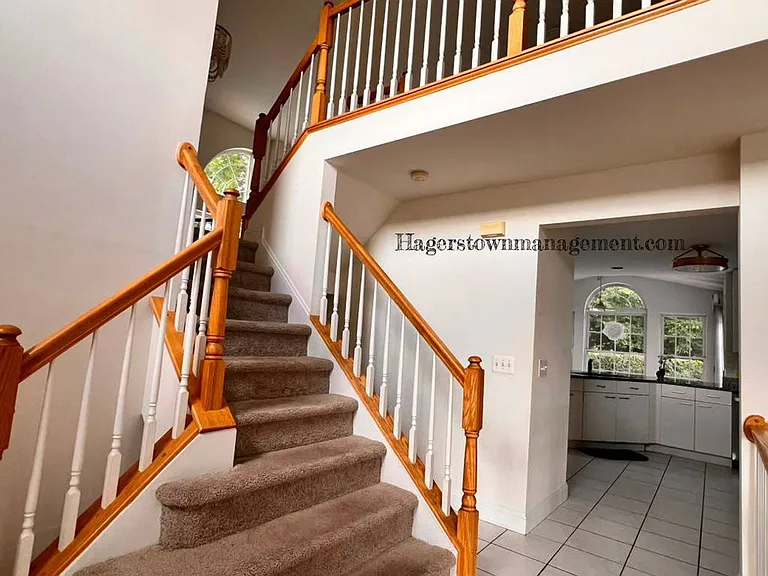 11507 Rolling Green Ct — Photo 15