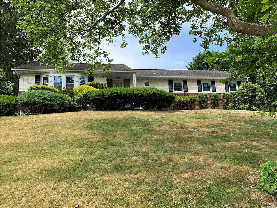 1st image of 8 Glen Dr