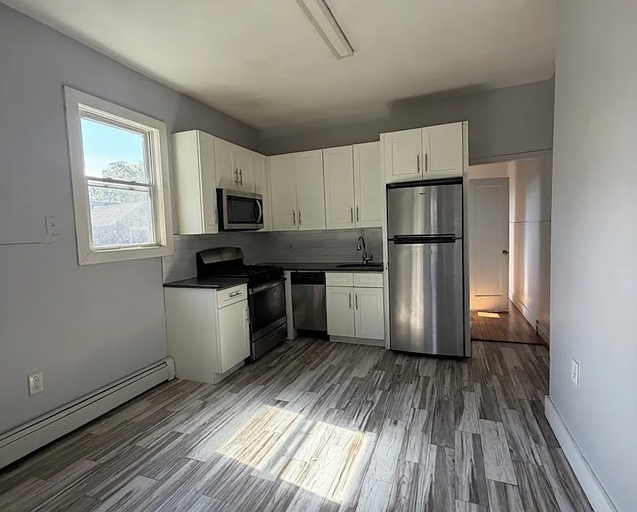 164 Delaware Ave #3D