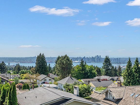 3rd image of 111 Sandringham Cres