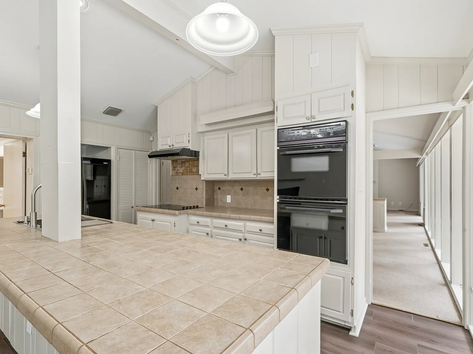4 bed, 3.5 bath, 2905 sqft, $2,100 — Photo 4