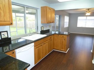 465 SE Lamon Ln, Port Saint Lucie, FL 34953