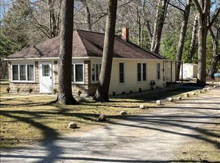 336 Sands St, Pentwater, MI 49449
