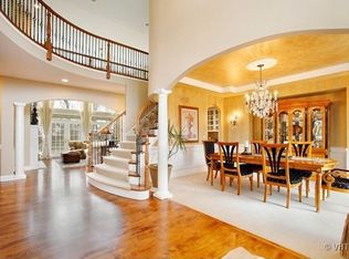 1971 Shenandoah Ln, St Charles, IL