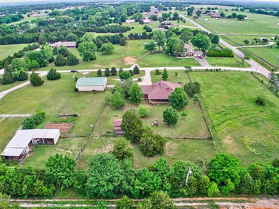 3rd image of 7140 Horsefly Ln