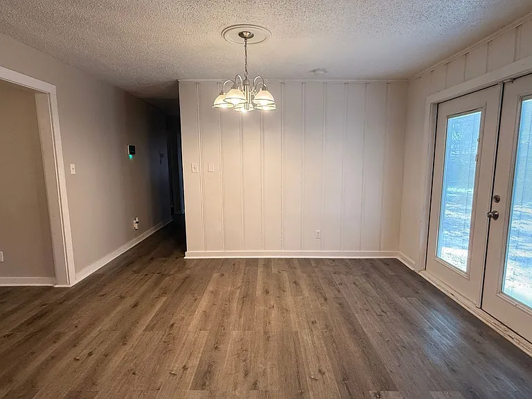 810 Glencrest Ln — Photo 8