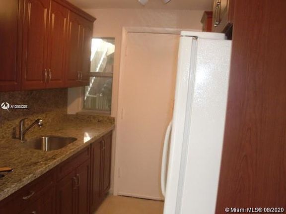 2nd image of 1821 NE 168th St APT B1