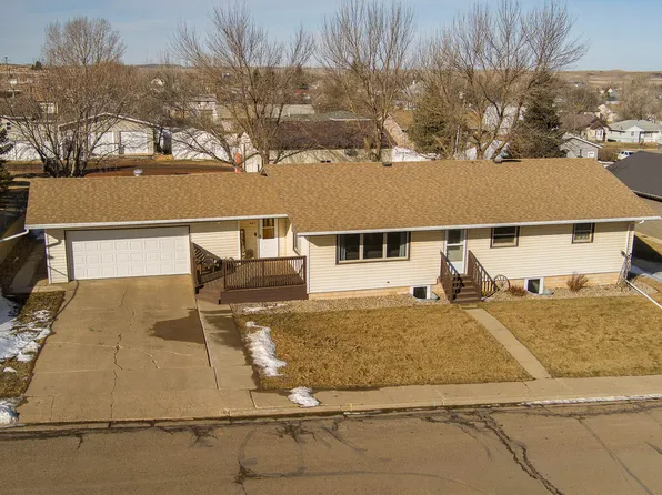 407 E St S, Glen Ullin, ND 58631